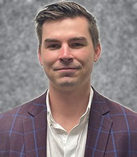 Derek Neubauer headshot