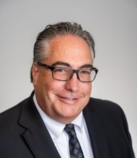 Gerald Arnholt headshot
