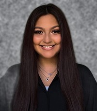 Mia LeClaire headshot